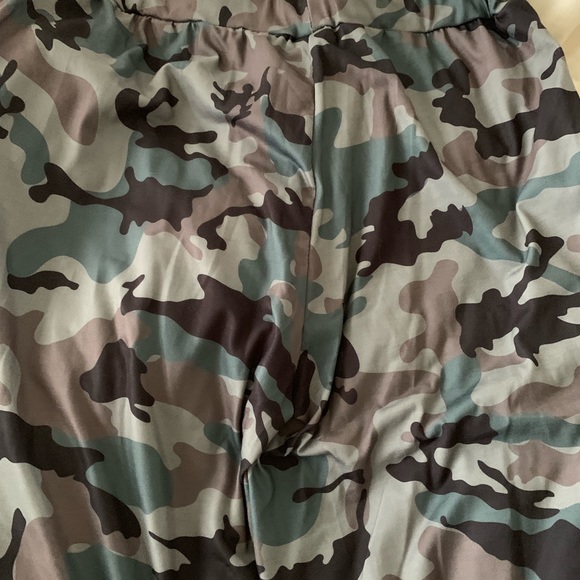 Boutique Camo silk joggers - Picture 4 of 4